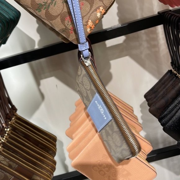 Corner Zip Wristlet In Signature Canvas Khaki / Marble Blue - Picture 7 of 11
